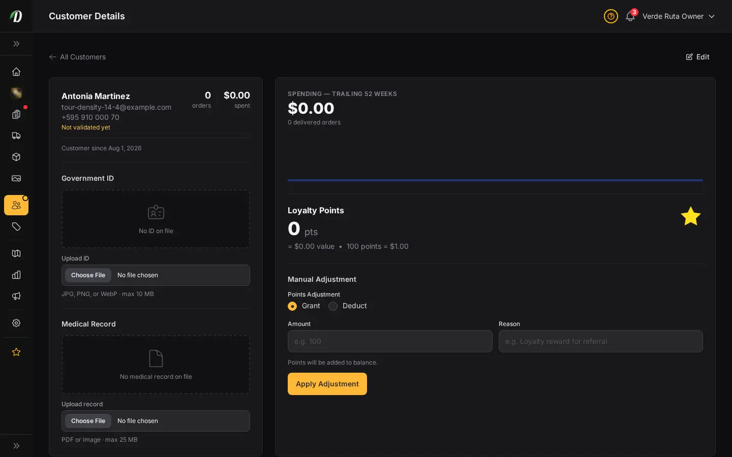 Perfil de cliente de DabDash mostrando direcciones guardadas, historial de pedidos y datos del cliente