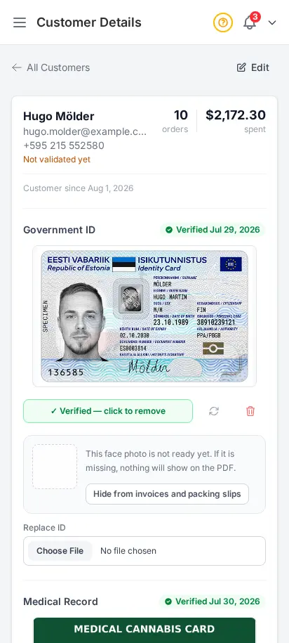 Perfil de cliente de DabDash mostrando un documento de identidad subido, estado verificado y el recorte de cara privado usado en PDF — vista móvil