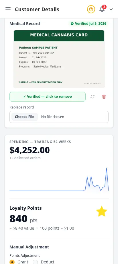 Perfil de cliente de DabDash mostrando un registro médico subido, su estado verificado y controles para verificar, rotar, reemplazar o eliminarlo — vista móvil