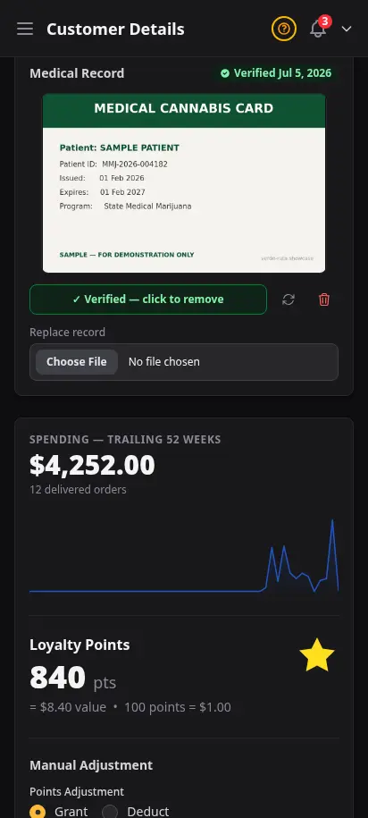 Perfil de cliente de DabDash mostrando un registro médico subido, su estado verificado y controles para verificar, rotar, reemplazar o eliminarlo — vista móvil