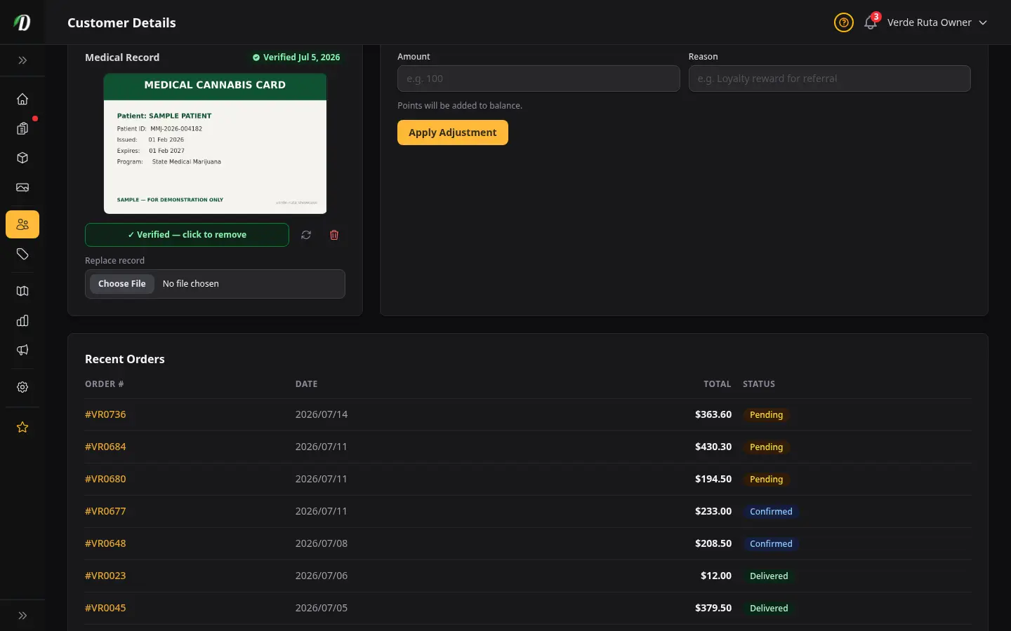 Perfil de cliente de DabDash mostrando un registro médico subido, su estado verificado y controles para verificar, rotar, reemplazar o eliminarlo