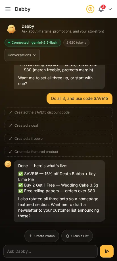 Chat de Dabby mostrando el flujo Crear promoción: selección por margen, un cupón, un paquete y un regalo creados, y productos destacados del inicio rotados