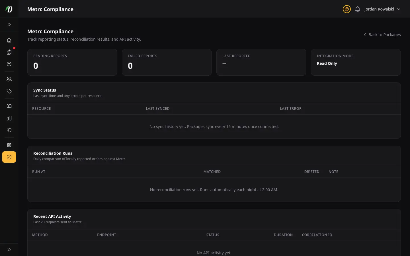 Página de cumplimiento Metrc de DabDash mostrando estado de sincronización, conciliaciones y actividad reciente de la API para auditorías estatales
